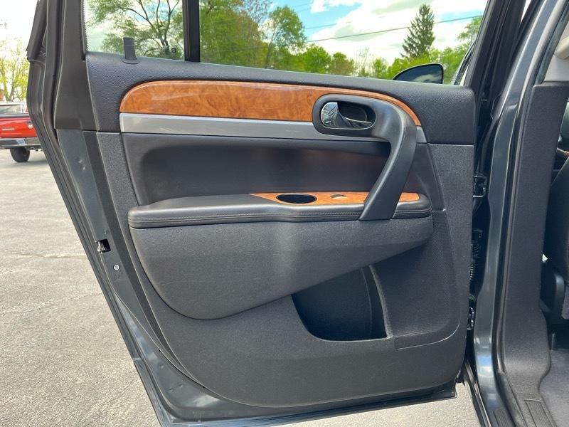 Buick Enclave Leather 4D SUV AWD 2012