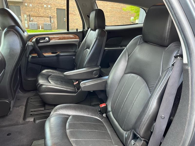 Buick Enclave Leather 4D SUV AWD 2012