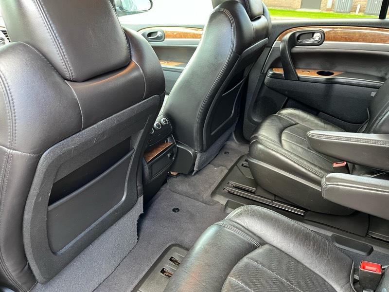 Buick Enclave Leather 4D SUV AWD 2012