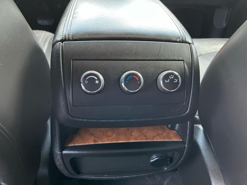 Buick Enclave Leather 4D SUV AWD 2012
