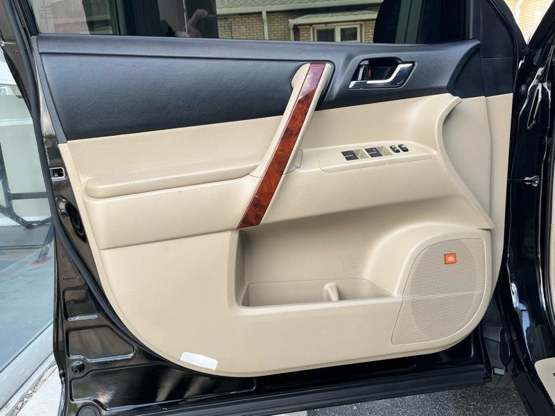Toyota Highlander Limited 4WD 2012