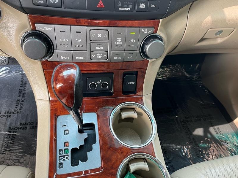 Toyota Highlander Limited 4WD 2012