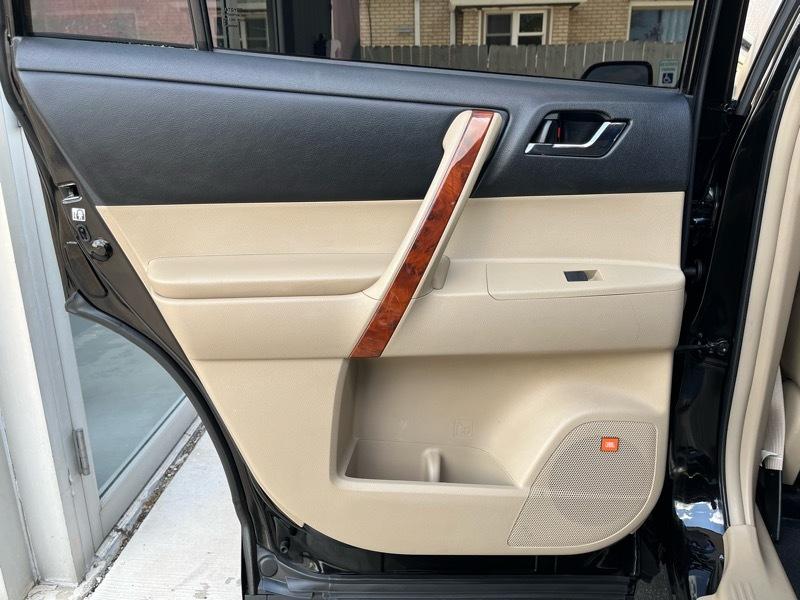 Toyota Highlander Limited 4WD 2012