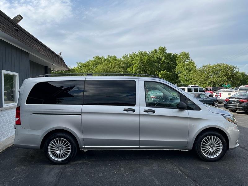 Mercedes-Benz Metris Passenger Van 2019