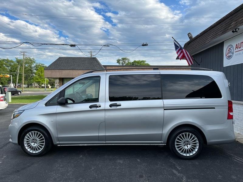 Mercedes-Benz Metris Passenger Van 2019