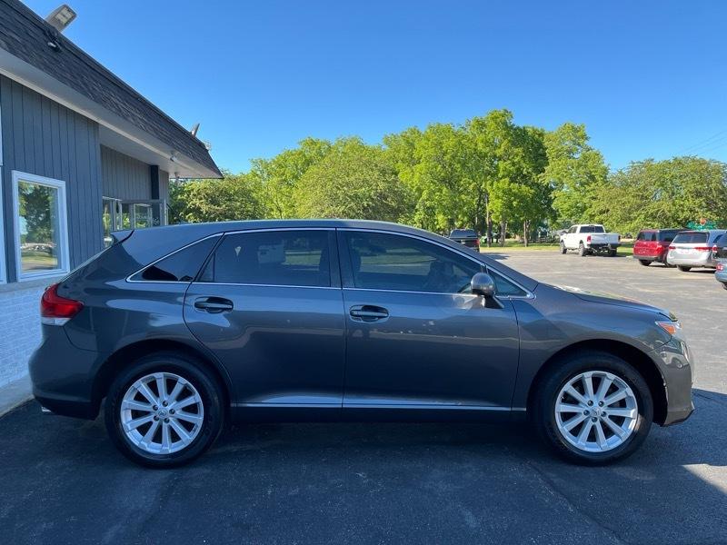 Toyota Venza LE I4 FWD 2012