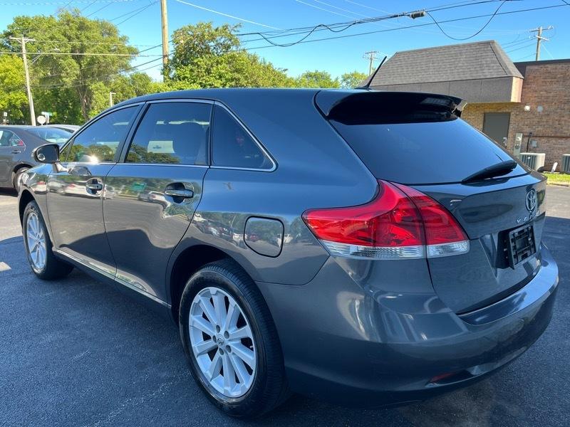 Toyota Venza LE I4 FWD 2012
