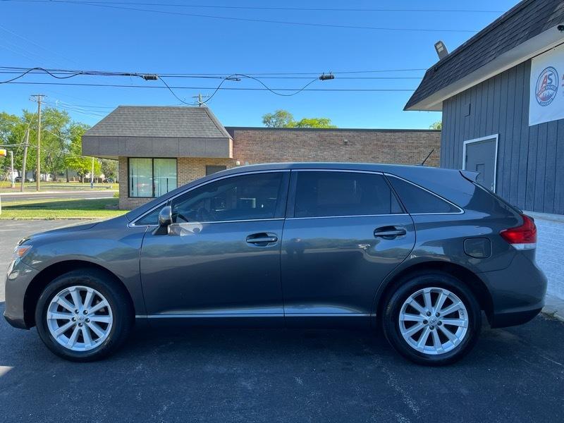 Toyota Venza LE I4 FWD 2012