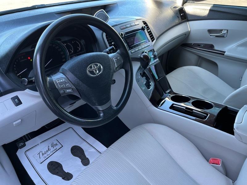 Toyota Venza LE I4 FWD 2012