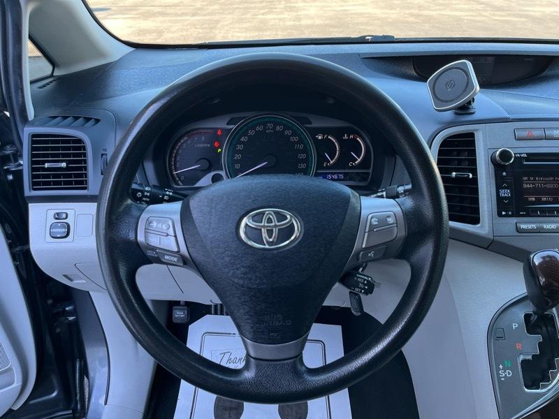 Toyota Venza LE I4 FWD 2012