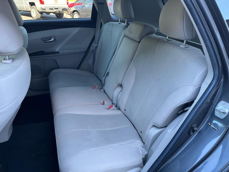 Toyota Venza LE I4 FWD 2012