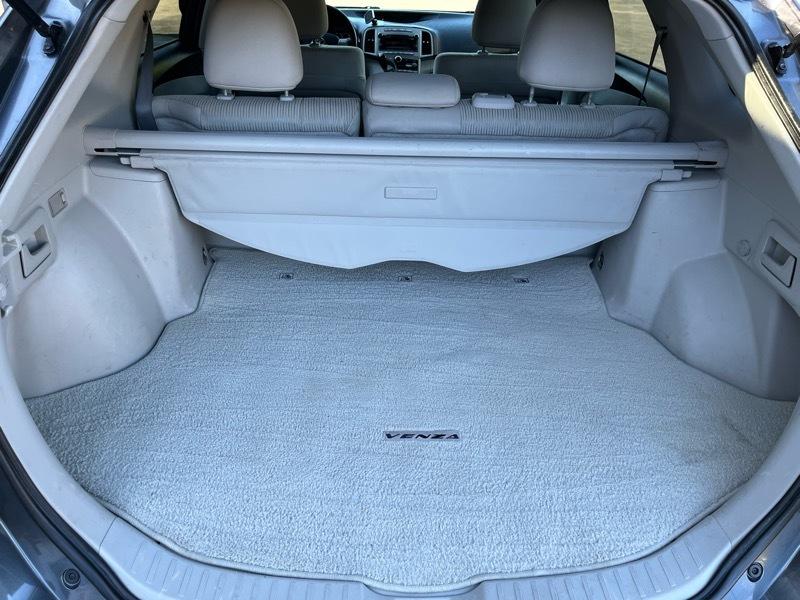 Toyota Venza LE I4 FWD 2012