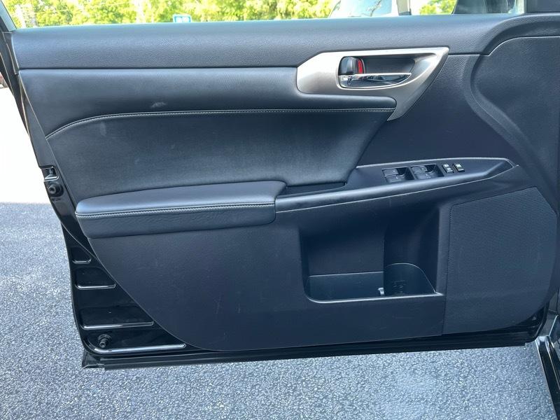 Lexus CT 200h Base 2014