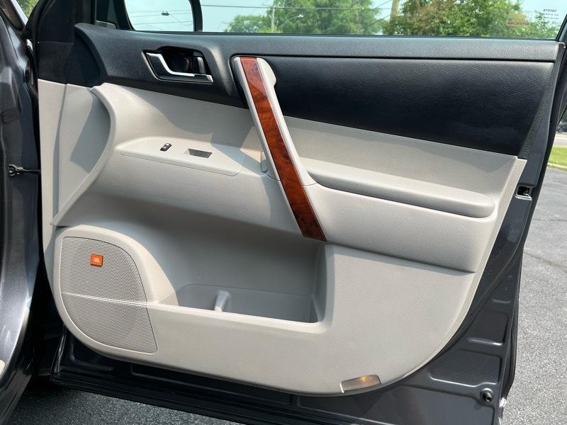 Toyota Highlander Limited 4WD 2012