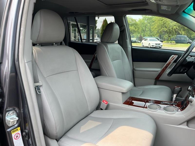 Toyota Highlander Limited 4WD 2012