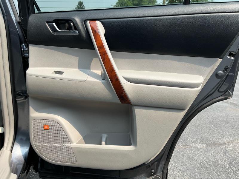 Toyota Highlander Limited 4WD 2012