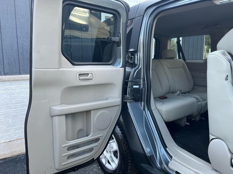 Honda Element LX 4WD AT 2010