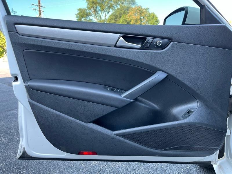 Volkswagen Passat TDI SE 6A w/ Sunroof 2015