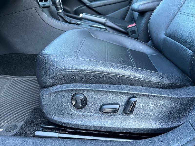 Volkswagen Passat TDI SE 6A w/ Sunroof 2015