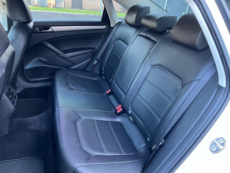 Volkswagen Passat TDI SE 6A w/ Sunroof 2015