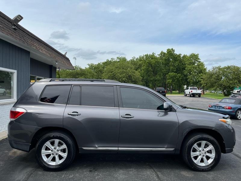 Toyota Highlander Base 4WD 2011