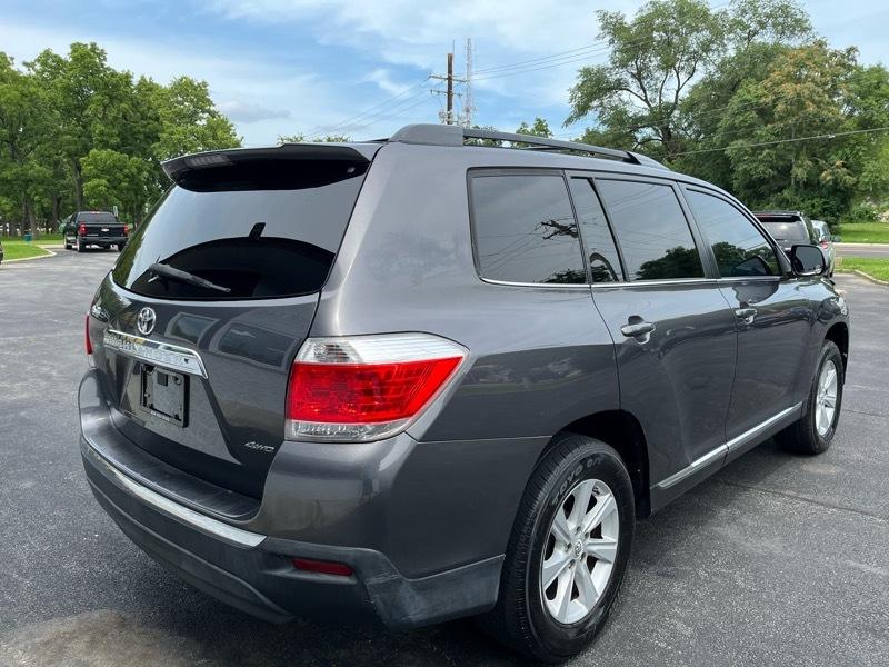 Toyota Highlander Base 4WD 2011