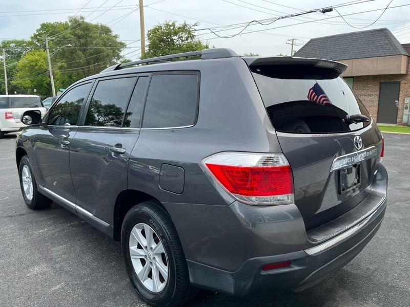 Toyota Highlander Base 4WD 2011