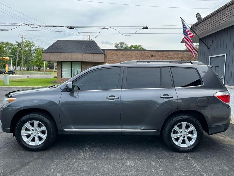 Toyota Highlander Base 4WD 2011