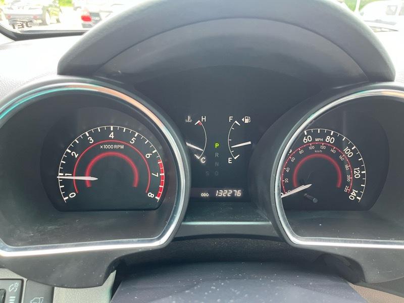 Toyota Highlander Base 4WD 2011