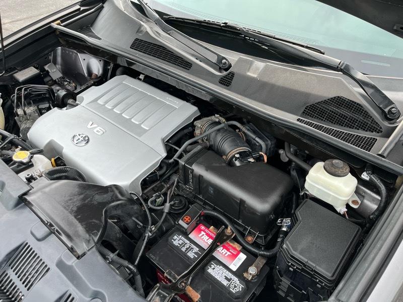 Toyota Highlander Base 4WD 2011