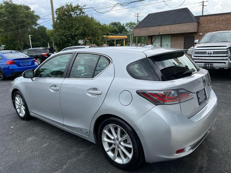 Lexus CT 200h Base 2011