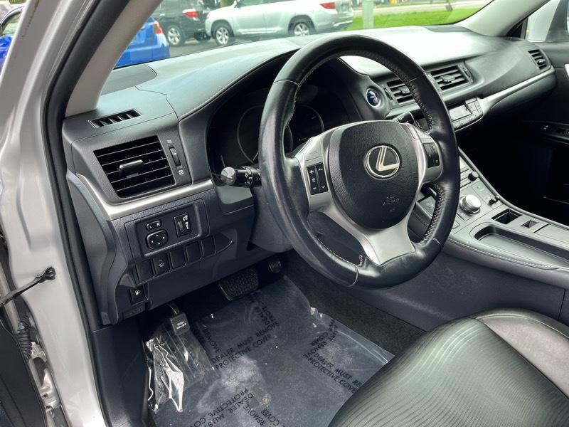 Lexus CT 200h Base 2011