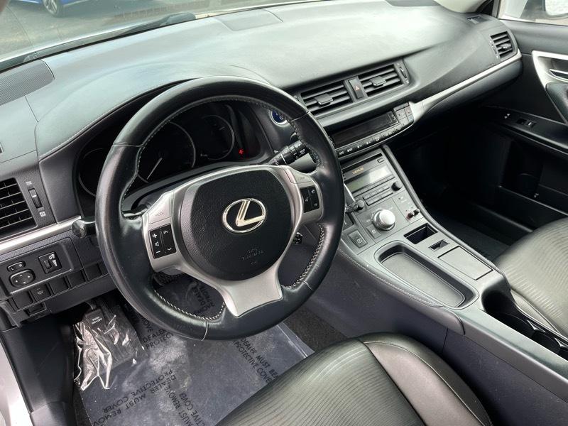 Lexus CT 200h Base 2011