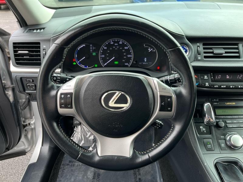 Lexus CT 200h Base 2011