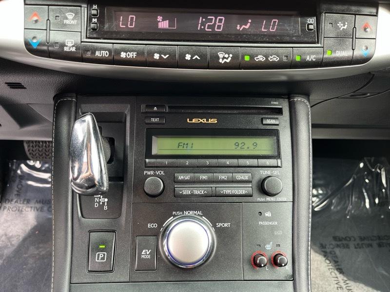 Lexus CT 200h Base 2011