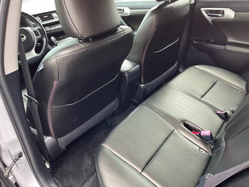 Lexus CT 200h Base 2011