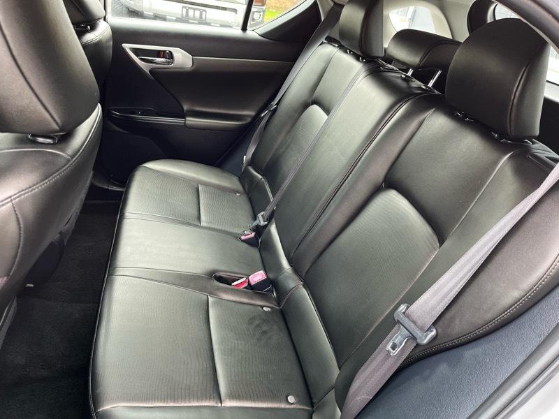 Lexus CT 200h Base 2011