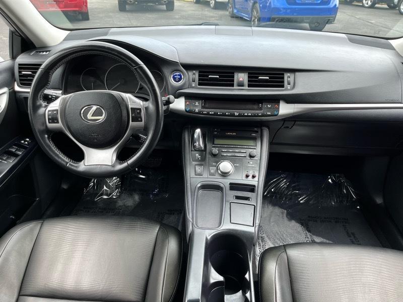 Lexus CT 200h Base 2011