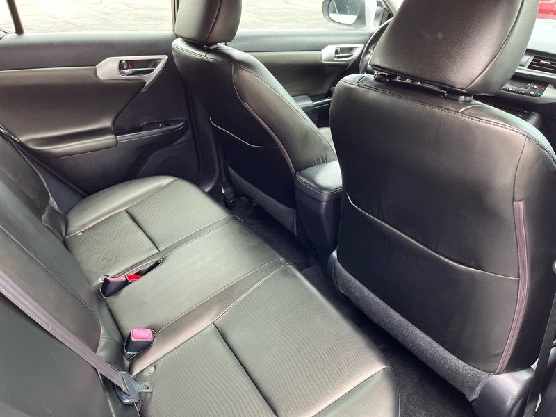 Lexus CT 200h Base 2011