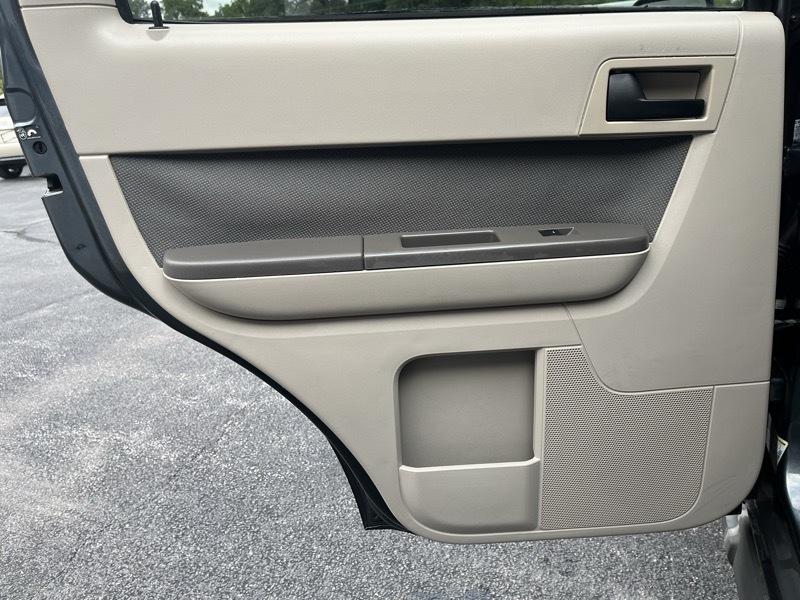 Ford Escape XLT FWD V6 2009