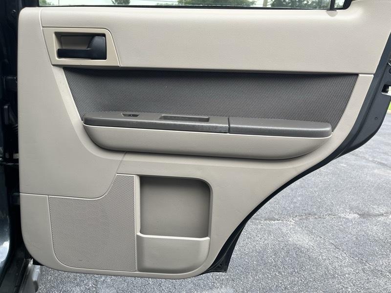 Ford Escape XLT FWD V6 2009