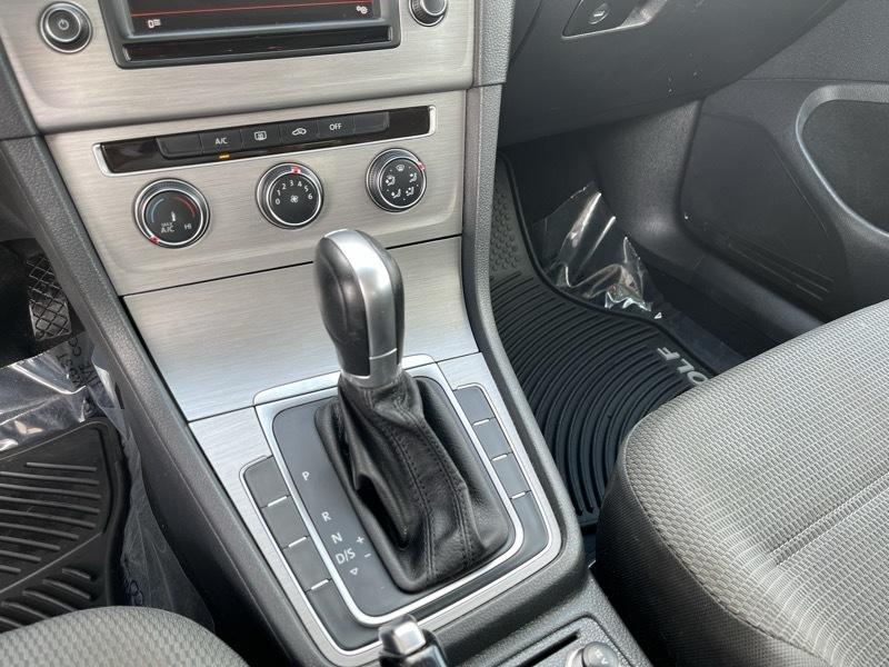 Volkswagen Golf TSI S 6A 2016
