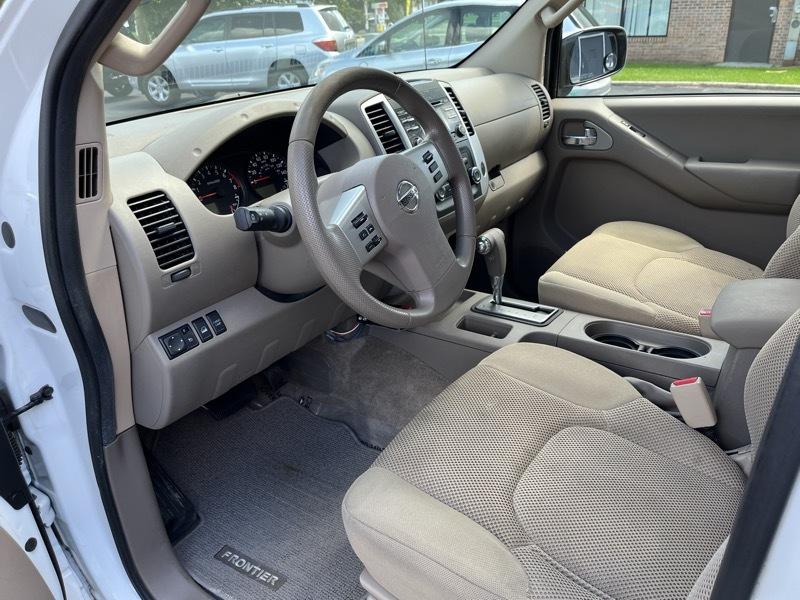 Nissan Frontier 4WD Crew Cab SWB Auto SV 2014