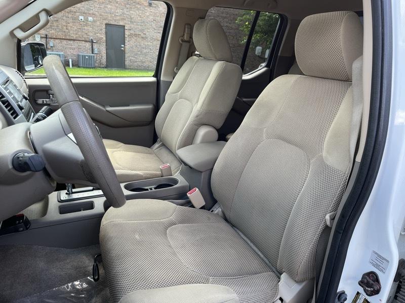 Nissan Frontier 4WD Crew Cab SWB Auto SV 2014