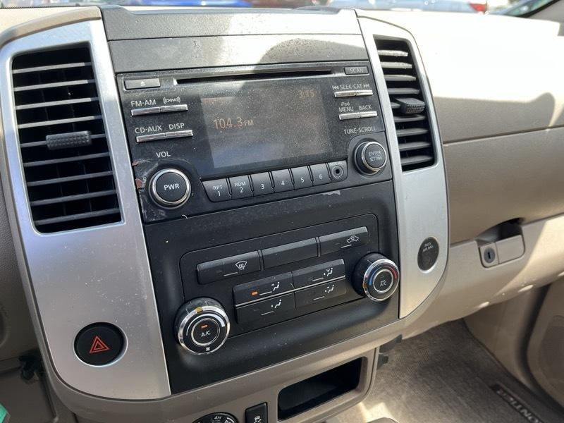 Nissan Frontier 4WD Crew Cab SWB Auto SV 2014