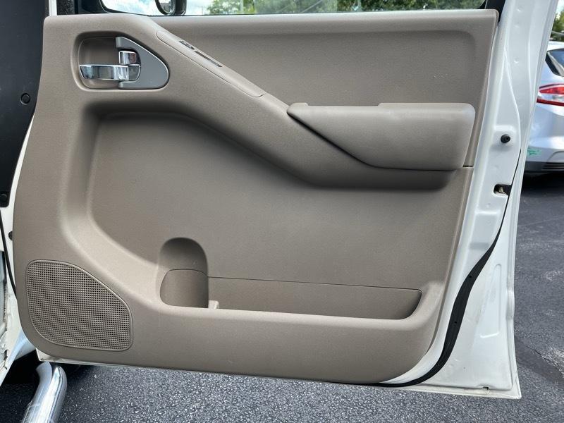 Nissan Frontier 4WD Crew Cab SWB Auto SV 2014