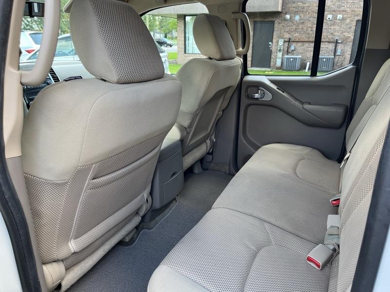 Nissan Frontier 4WD Crew Cab SWB Auto SV 2014