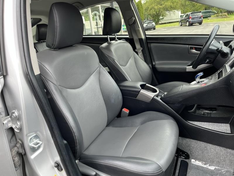 Toyota Prius 5dr HB Five (Natl) 2014