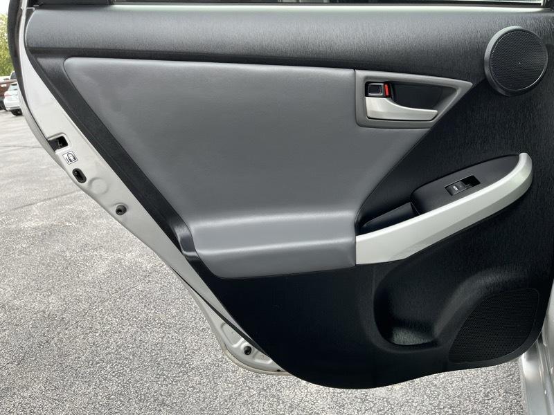 Toyota Prius 5dr HB Five (Natl) 2014
