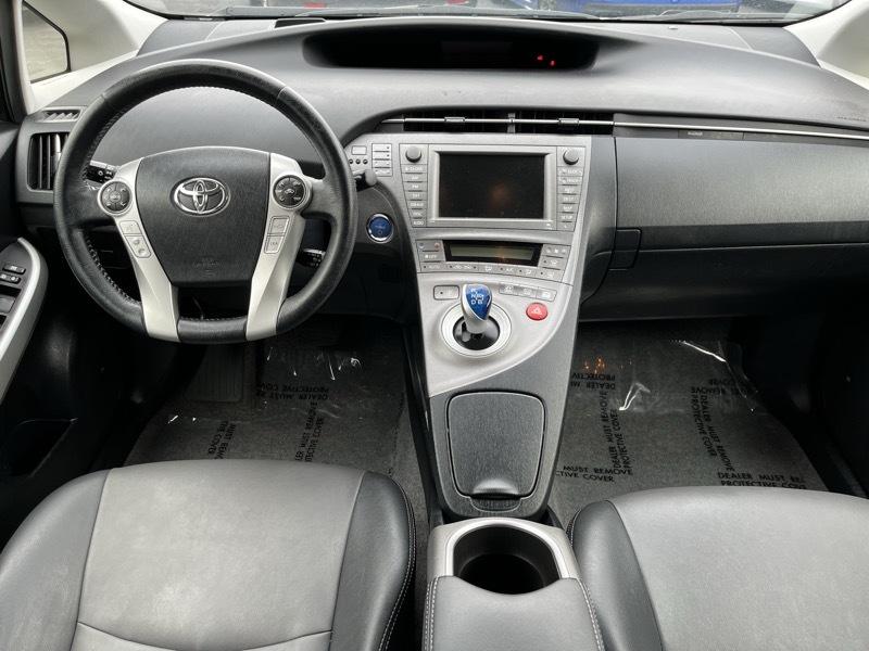 Toyota Prius 5dr HB Five (Natl) 2014